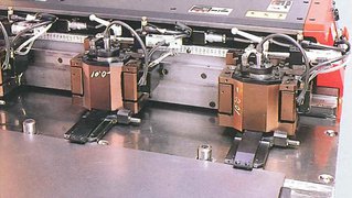 AMADA laser machine ALPHA II - automatic work positioning