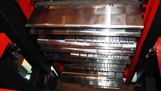Press brake with automatic tool changer