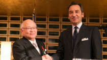 Президент AMADA г-н Митсуо Окамото награжден Орденом почетного легиона Франции